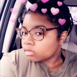 Meet your Posher, Janai